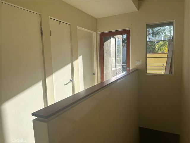 2864 Sunset Place 205, Los Angeles, CA 90005