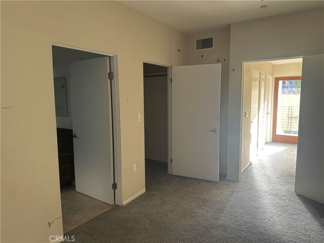 2864 Sunset Place 205, Los Angeles, CA 90005