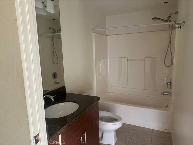 2864 Sunset Place 205, Los Angeles, CA 90005