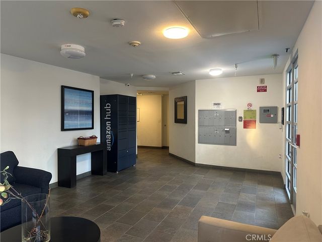 2864 Sunset Place 205, Los Angeles, CA 90005