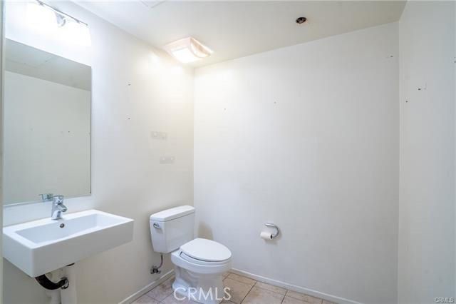 2864 Sunset Place 205, Los Angeles, CA 90005