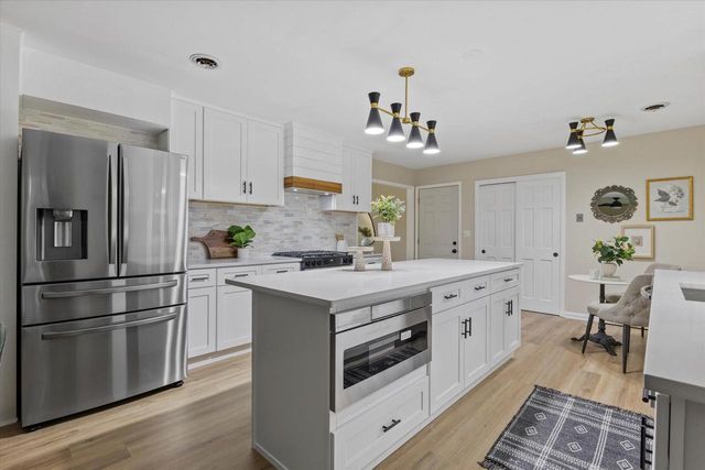 N51W14664 Lancaster AVENUE, Menomonee Falls, WI 53051