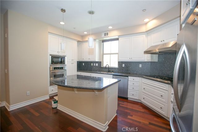 129 Chantilly, Irvine, CA 92620