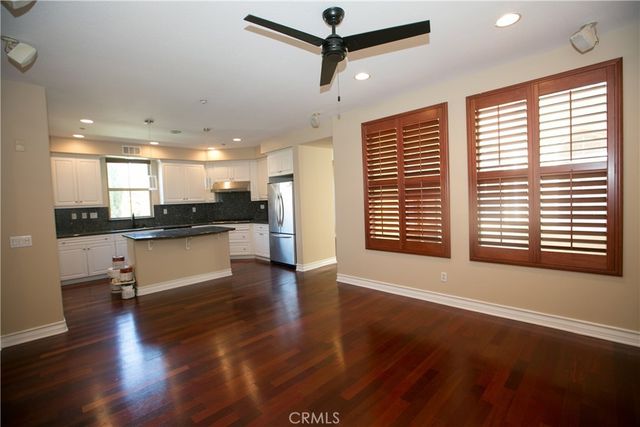 129 Chantilly, Irvine, CA 92620