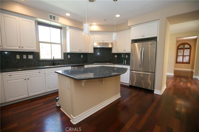 129 Chantilly, Irvine, CA 92620