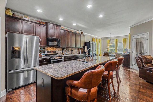 194 Hawthorne Ridge Circle, Dallas, GA 30132