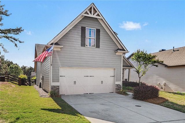 194 Hawthorne Ridge Circle, Dallas, GA 30132