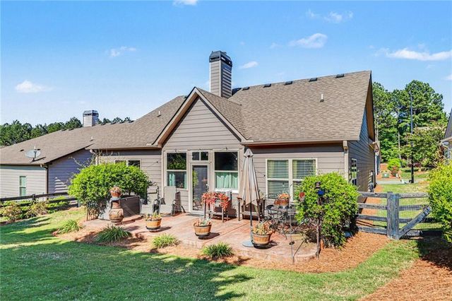 194 Hawthorne Ridge Circle, Dallas, GA 30132