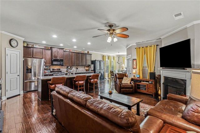 194 Hawthorne Ridge Circle, Dallas, GA 30132
