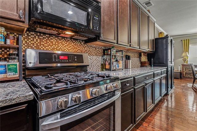 194 Hawthorne Ridge Circle, Dallas, GA 30132