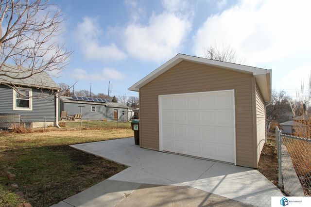 848 S 44th Street, Lincoln, NE 68510