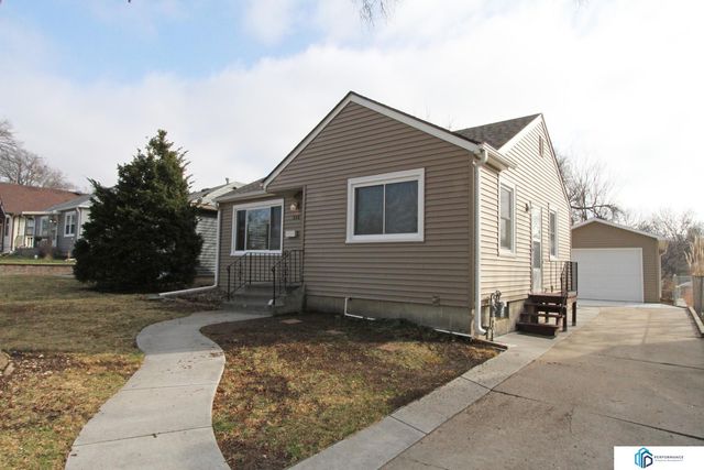 848 S 44th Street, Lincoln, NE 68510