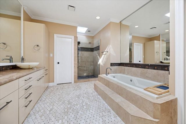 1524 Nantucket Drive F, Houston, TX 77057