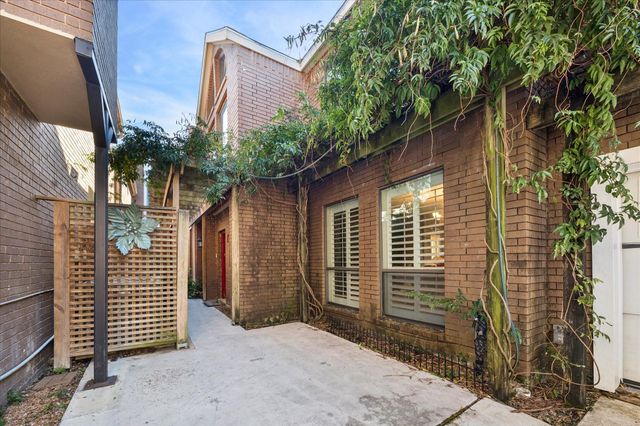 1524 Nantucket Drive F, Houston, TX 77057