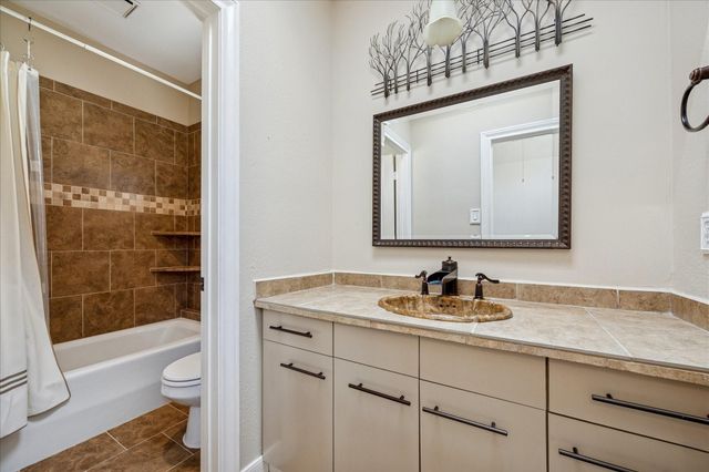 1524 Nantucket Drive F, Houston, TX 77057