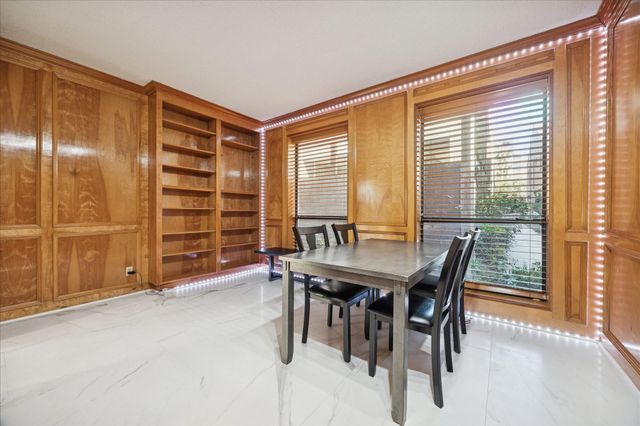 1524 Nantucket Drive F, Houston, TX 77057