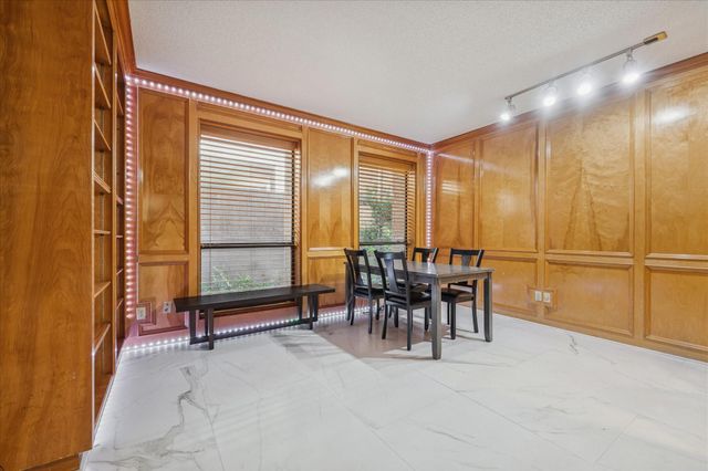 1524 Nantucket Drive F, Houston, TX 77057