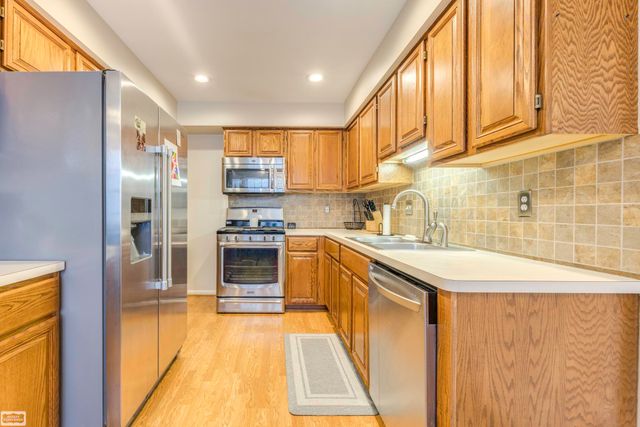 23596 Suttons Bay Drive, Clinton Township, MI 48036