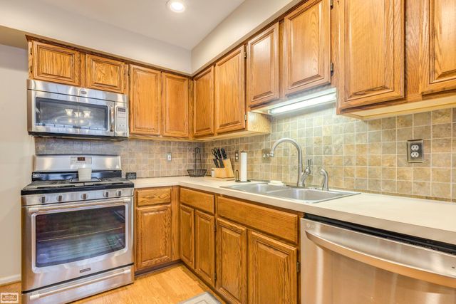 23596 Suttons Bay Drive, Clinton Township, MI 48036