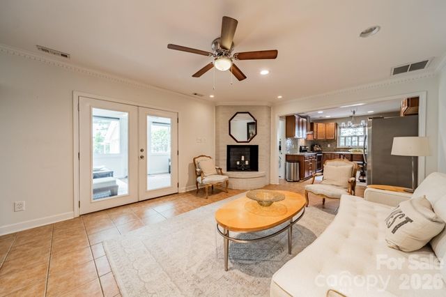 5522 Sharon Road, Charlotte, NC 28210
