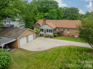 5522 Sharon Road, Charlotte, NC 28210