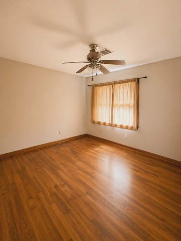 4302 Edison Street, Houston, TX 77009