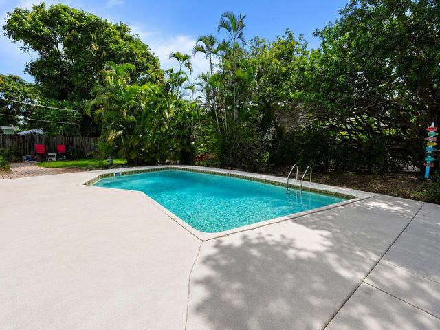 1515 CRESCENT Drive, Lake Park, FL 33403