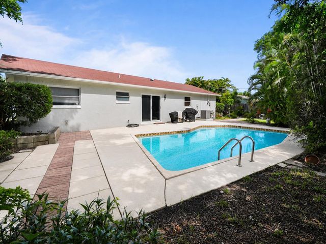 1515 CRESCENT Drive, Lake Park, FL 33403