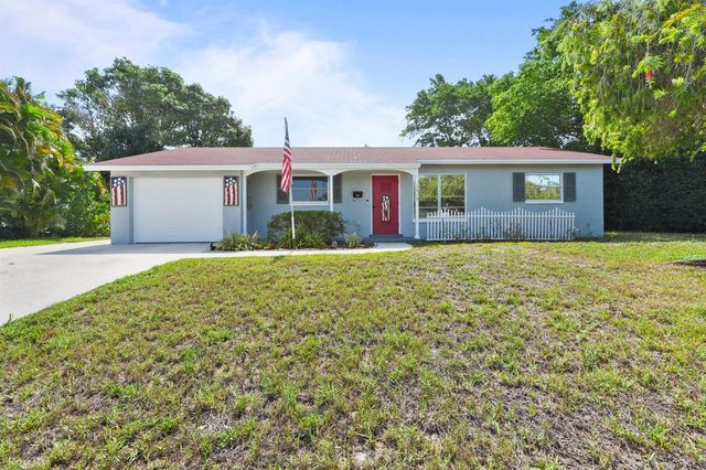 1515 CRESCENT Drive, Lake Park, FL 33403