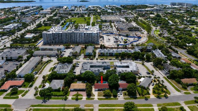 1515 CRESCENT Drive, Lake Park, FL 33403