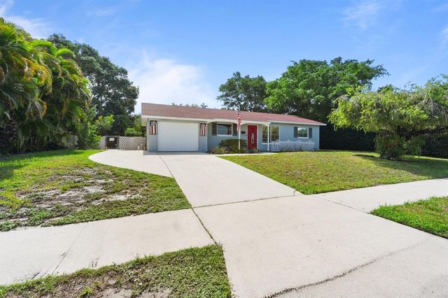 1515 CRESCENT Drive, Lake Park, FL 33403