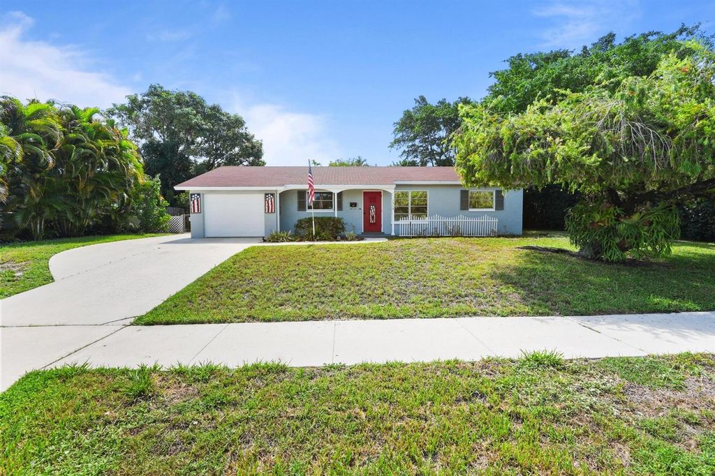 1515 CRESCENT Drive, Lake Park, FL 33403