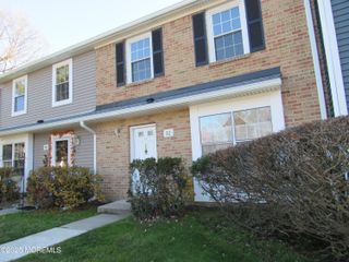 32 Lafayette Court, North Brunswick, NJ 08902