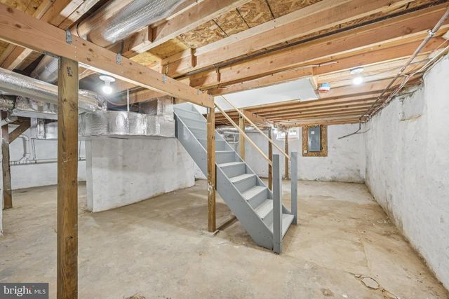 998 E BUTLER AVE, Vineland, NJ 08361