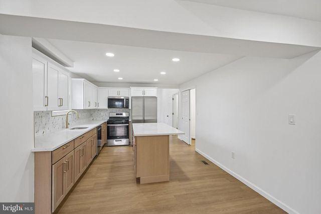 998 E BUTLER AVE, Vineland, NJ 08361