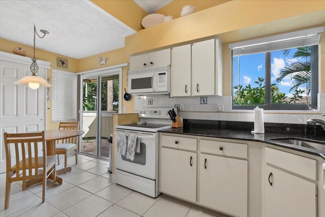 3001 SEAWIND CIRCLE 10C, Venice, FL 34293
