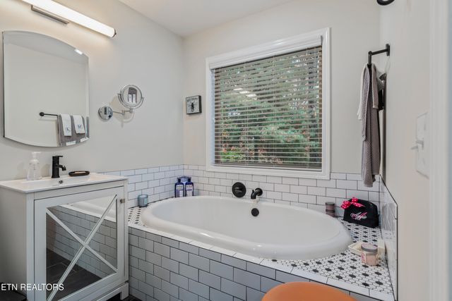 795 Green Ridge Tr, Harriman, TN 37748