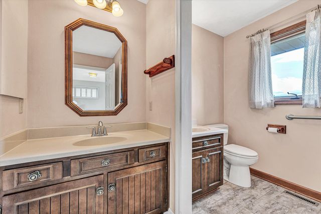 801 Orchard Lake DR, Daleville, VA 24083