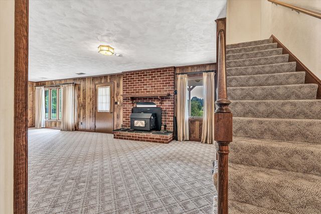 801 Orchard Lake DR, Daleville, VA 24083