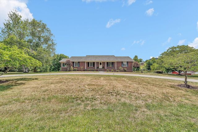 801 Orchard Lake DR, Daleville, VA 24083