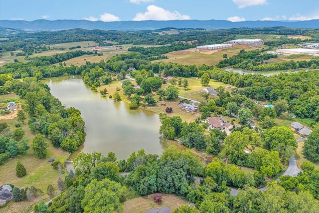 801 Orchard Lake DR, Daleville, VA 24083