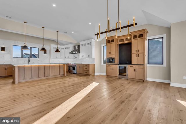 1166 JENNIFER LANE, Manahawkin, NJ 08050