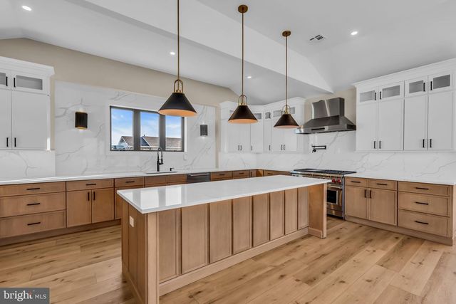 1166 JENNIFER LANE, Manahawkin, NJ 08050