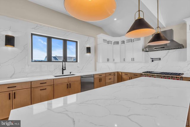 1166 JENNIFER LANE, Manahawkin, NJ 08050