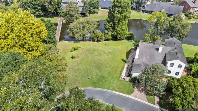 1211 Thoreau Dr, Baton Rouge, LA 70808