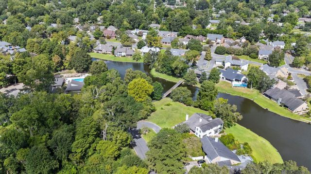 1211 Thoreau Dr, Baton Rouge, LA 70808