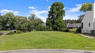 1211 Thoreau Dr, Baton Rouge, LA 70808