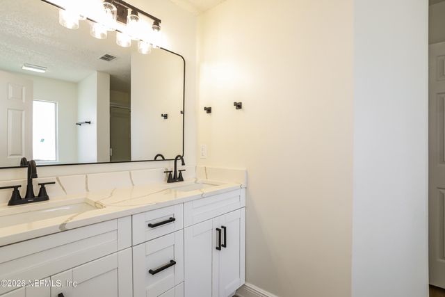 8603 LONGFORD Drive, Jacksonville, FL 32244