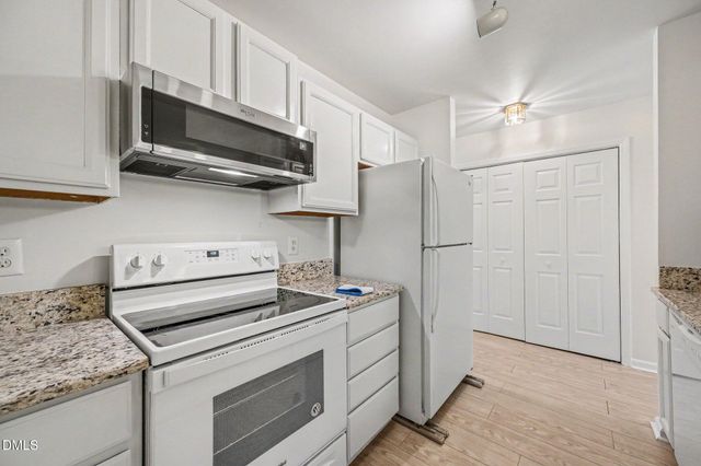 302 Standish Drive, Chapel Hill, NC 27517