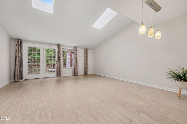 302 Standish Drive, Chapel Hill, NC 27517